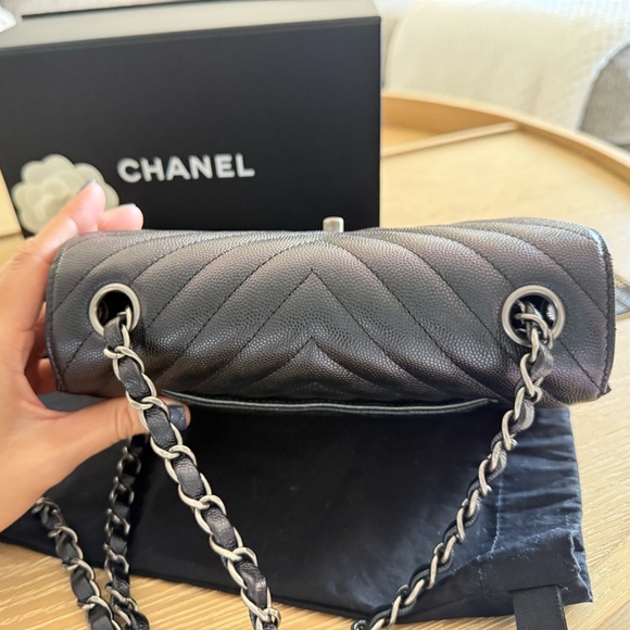 Chanel mini Rectangular in Caviar Chevron 17b iridescent - Picture 6 of 16